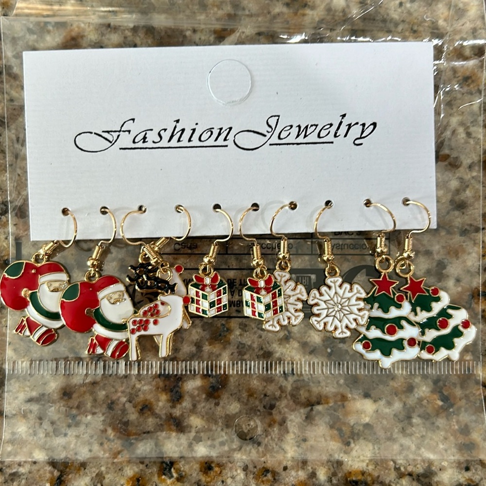 Holiday Christmas Earrings - 5 Pairs 🎅